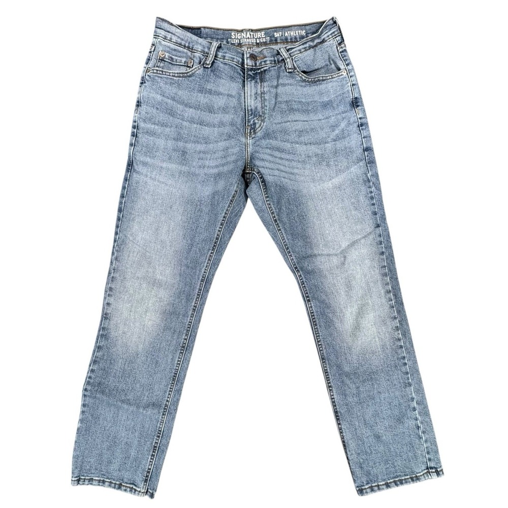 Signature by Levi Strauss Men S67 Athletic Fit Light Wash Blue Jeans 34x30